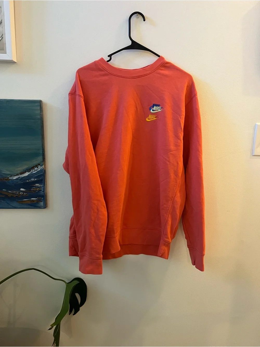Nike Sportswear Embroidered Logo Crewneck Sweatshirt Orange Coral Size Large
